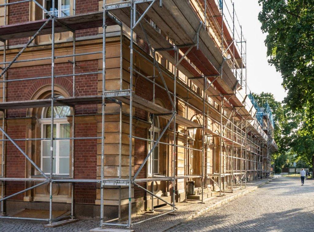 Commercial Scaffolding on large building